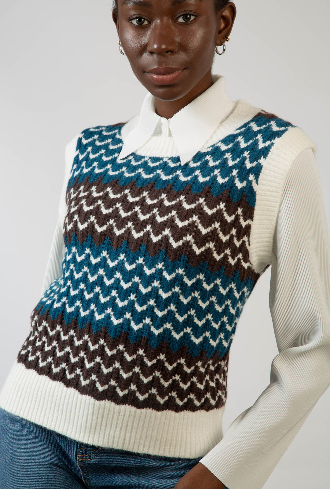 Blue intarsia wave ivory trim sweater vest_2