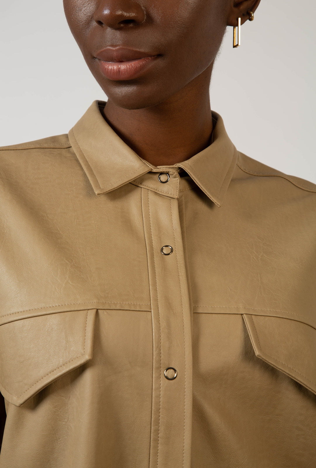 Beige vegan leather belted shirt jacket_5