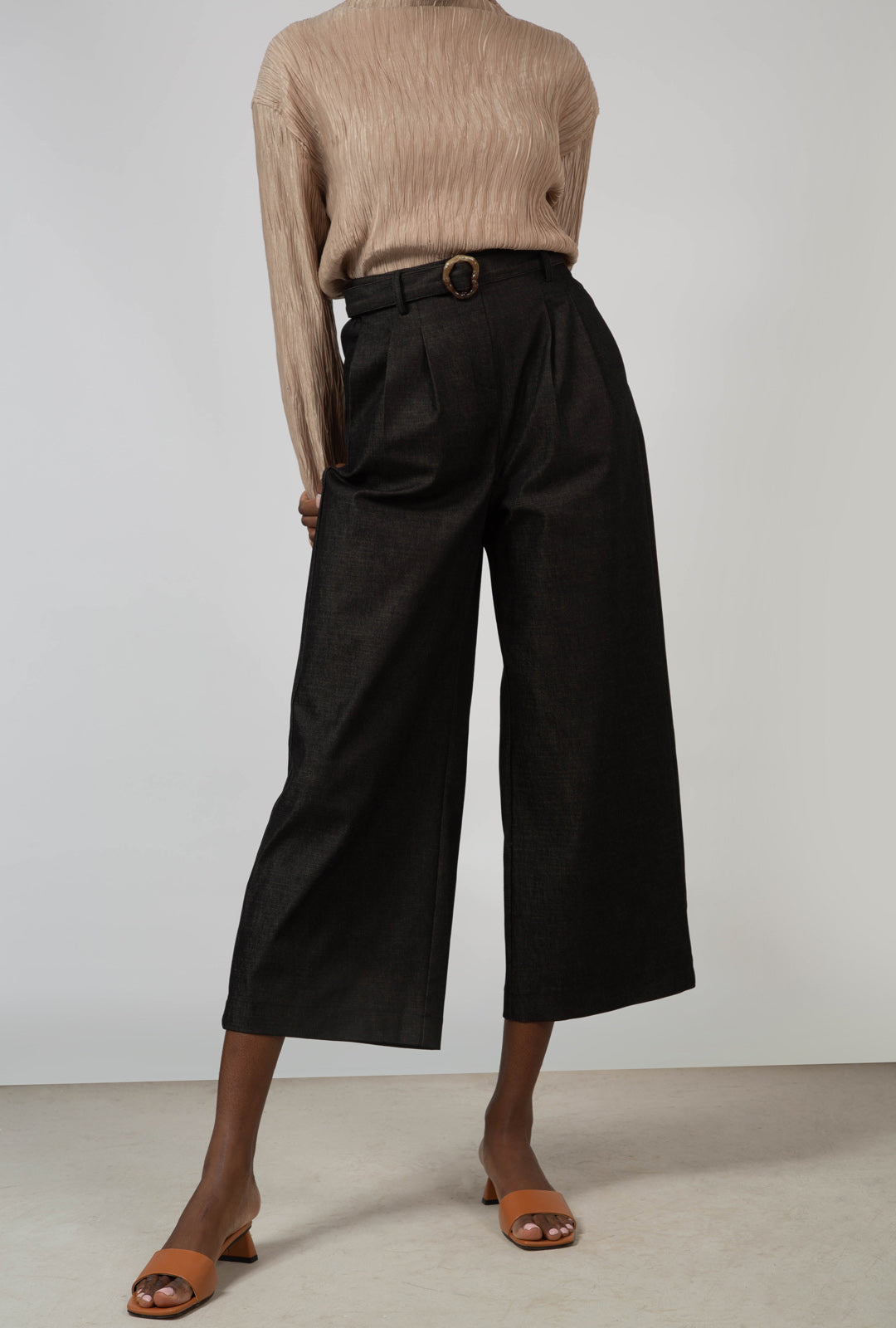 Washed black belted wide leg trousers_1