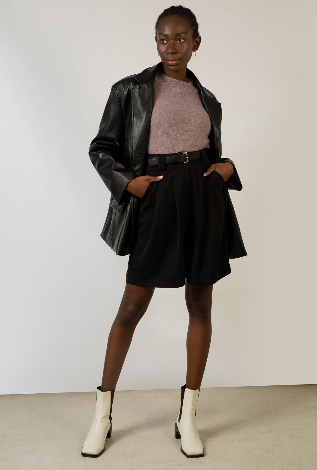 Black vegan leather single breasted blazer_2