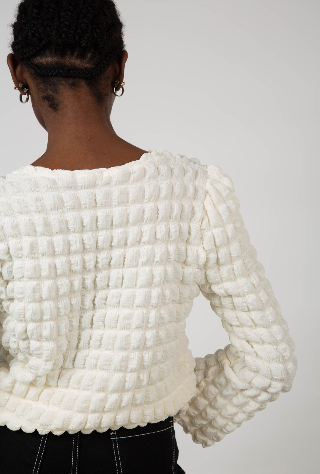 Cream textured puff long sleeved top_5