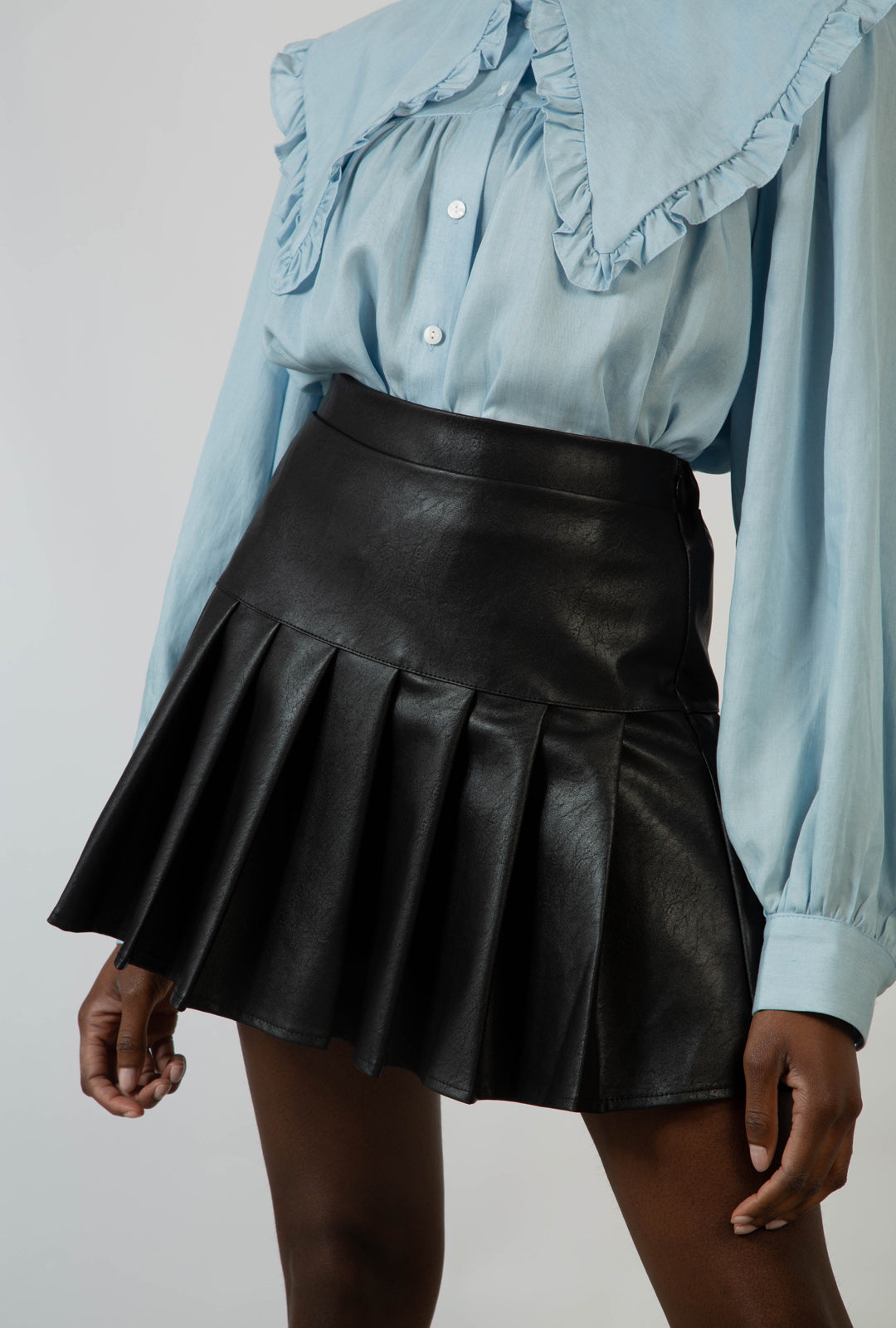 Black vegan leather pleat hem skirt_2