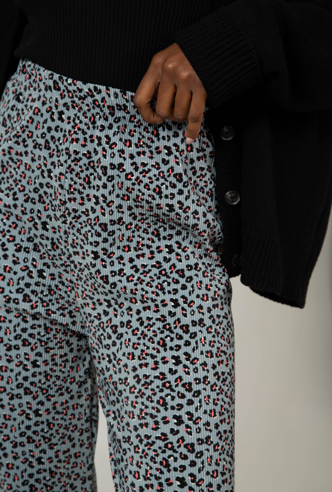 Blue and pink leopard micro pleat trousers_2