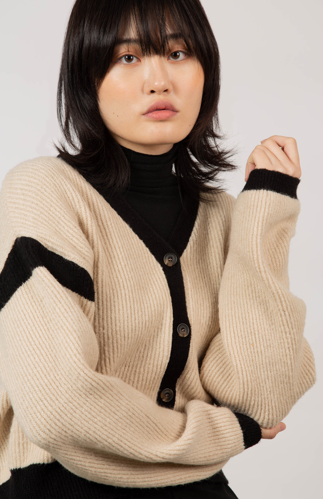 Ivory and black contrast trim cardigan_1