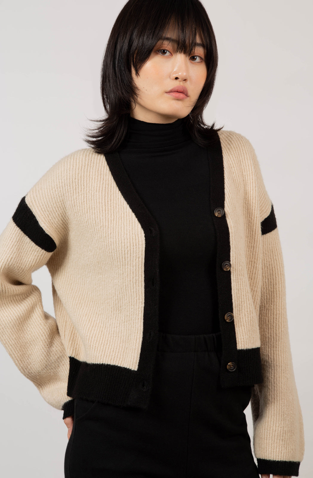Ivory and black contrast trim cardigan_3