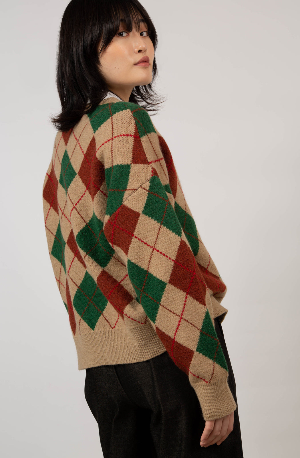 Beige and green argyle intarsia cardigan_5