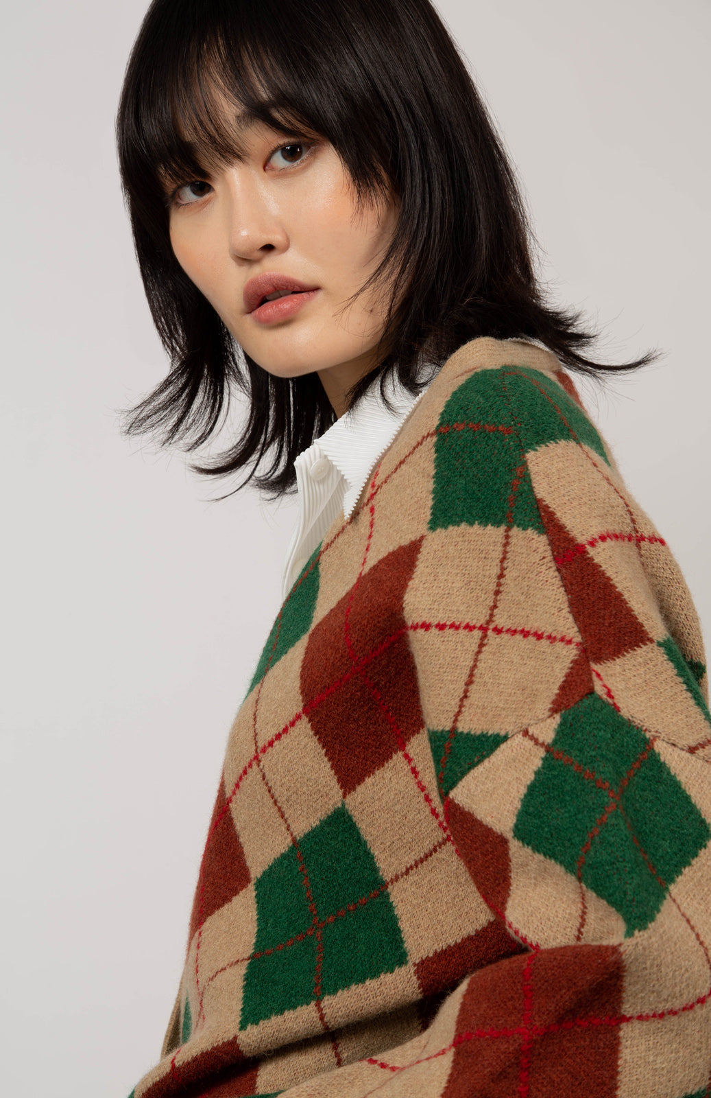 Beige and green argyle intarsia cardigan_3