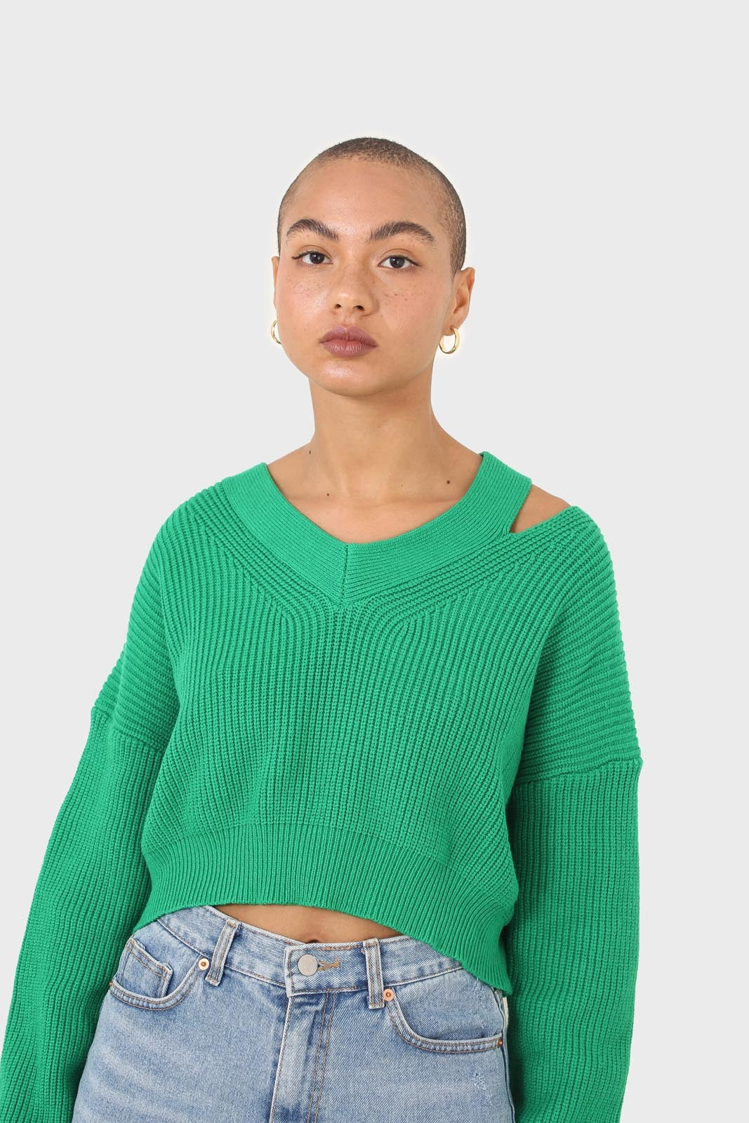 Green side neck slit V-neck jumper_5