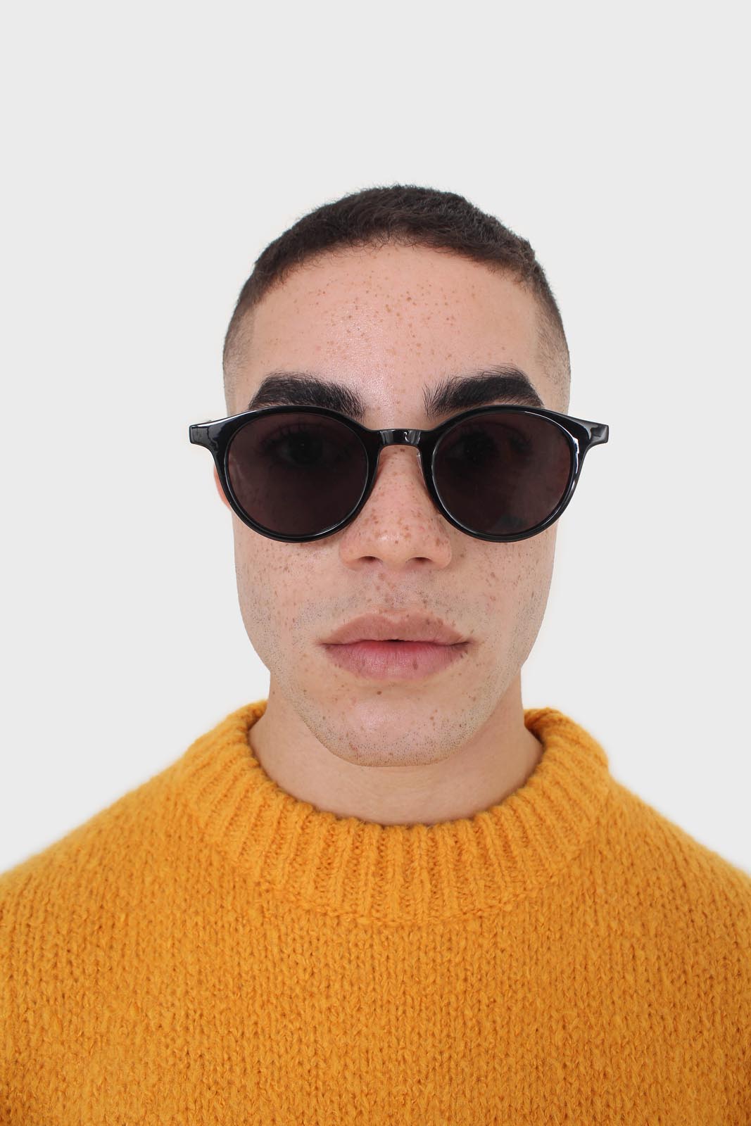 Black classic round sunglasses_2