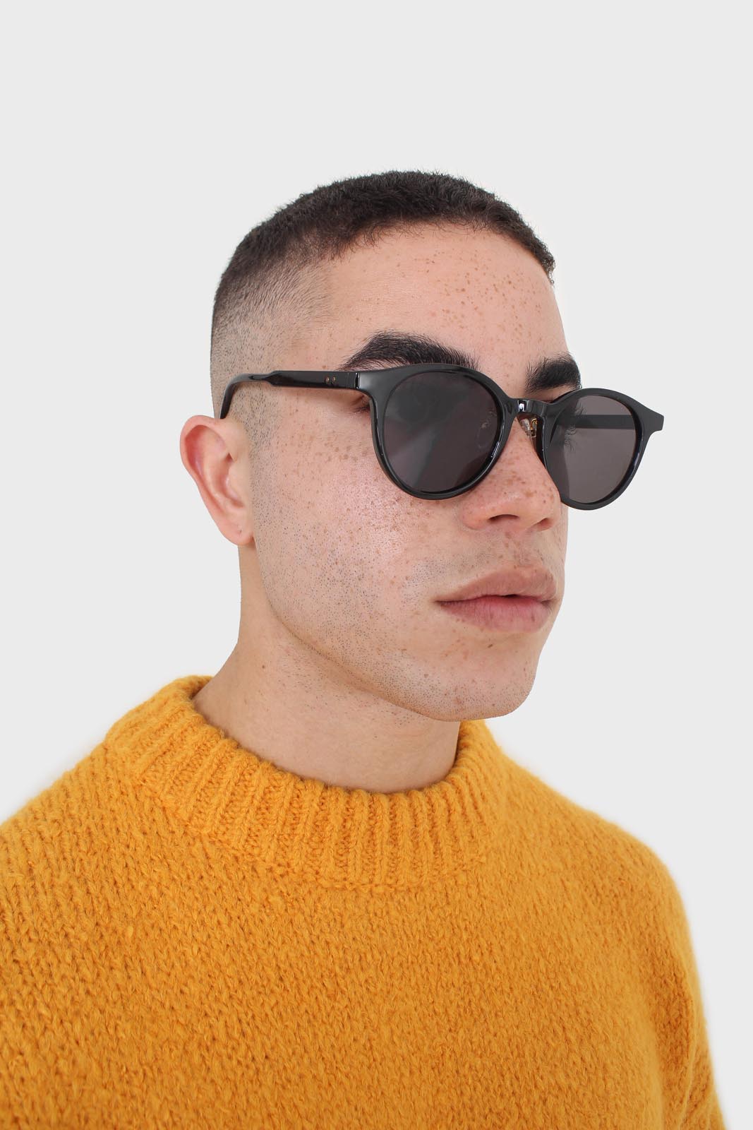 Black classic round sunglasses_5