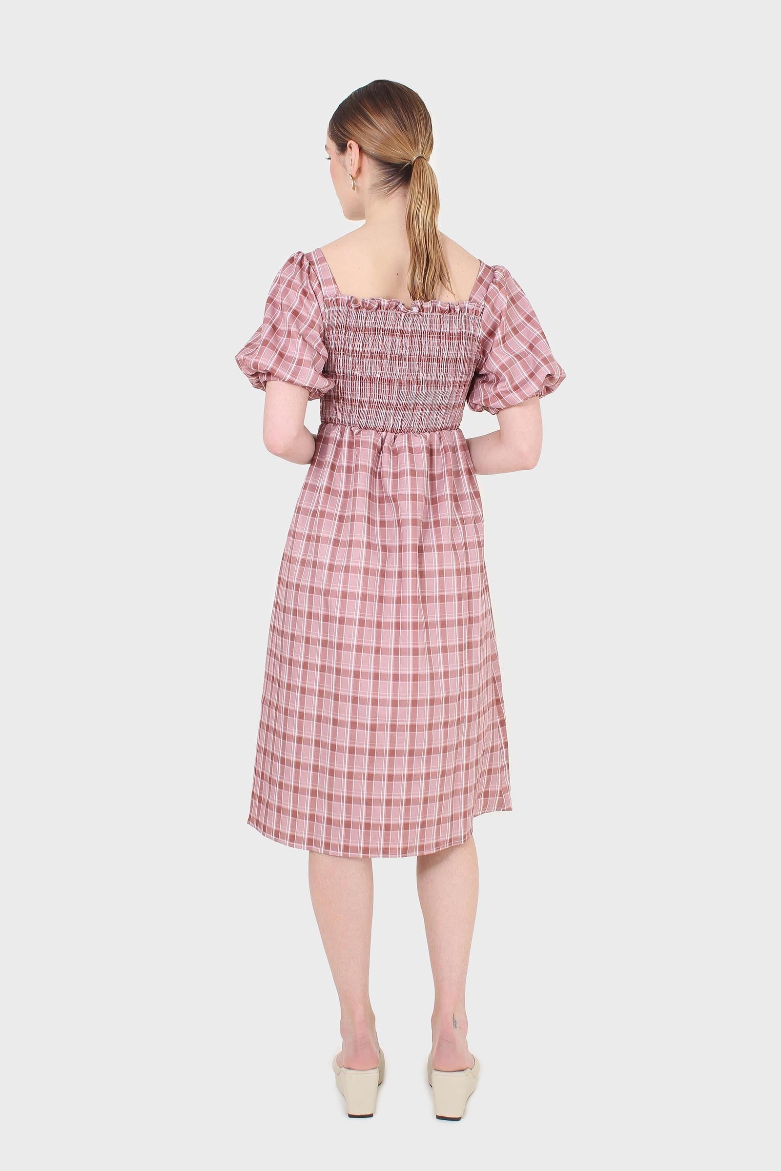 Red and ivory checked shirred puff sleeved midi dress_2