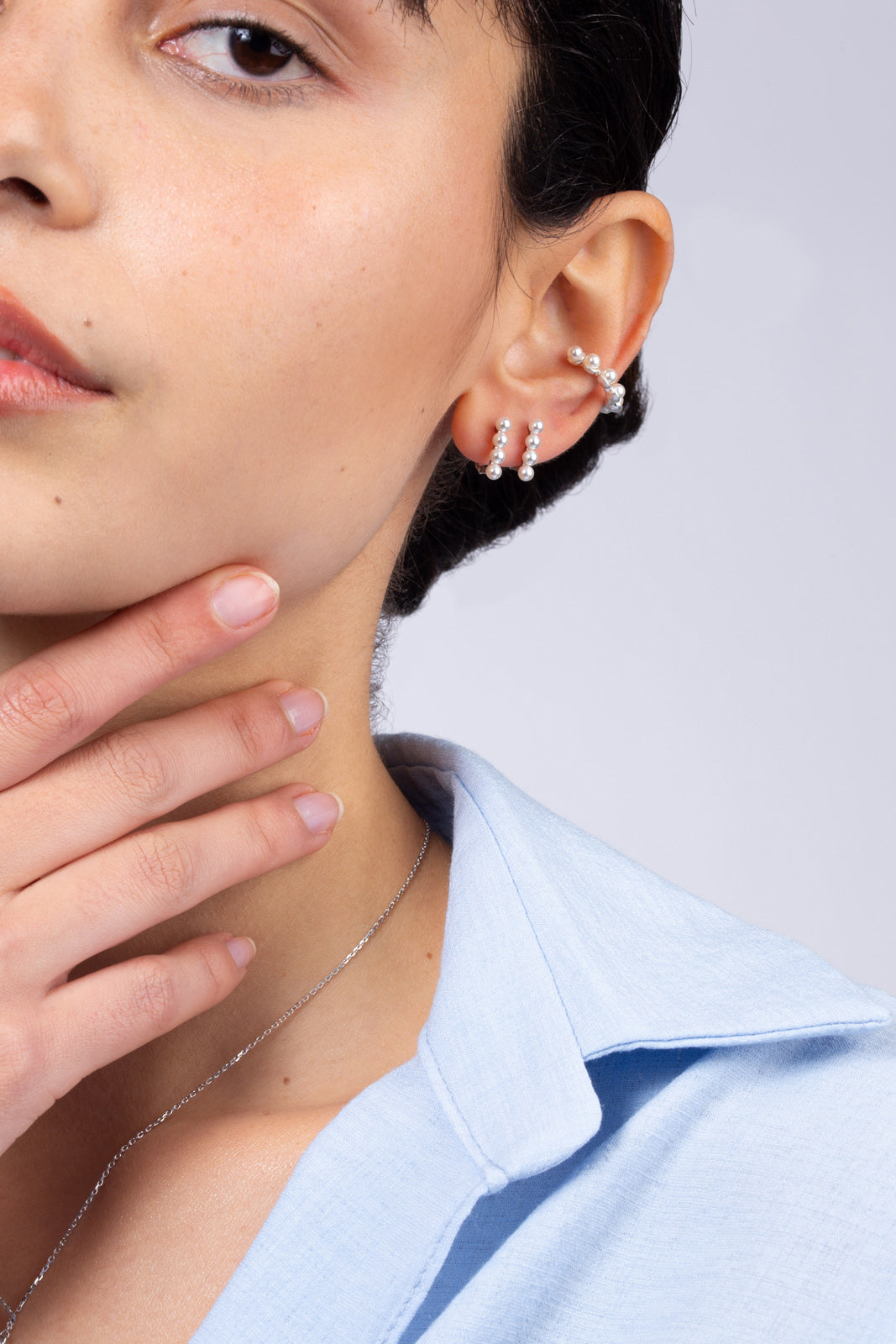 Silver small pearl D earrings_5