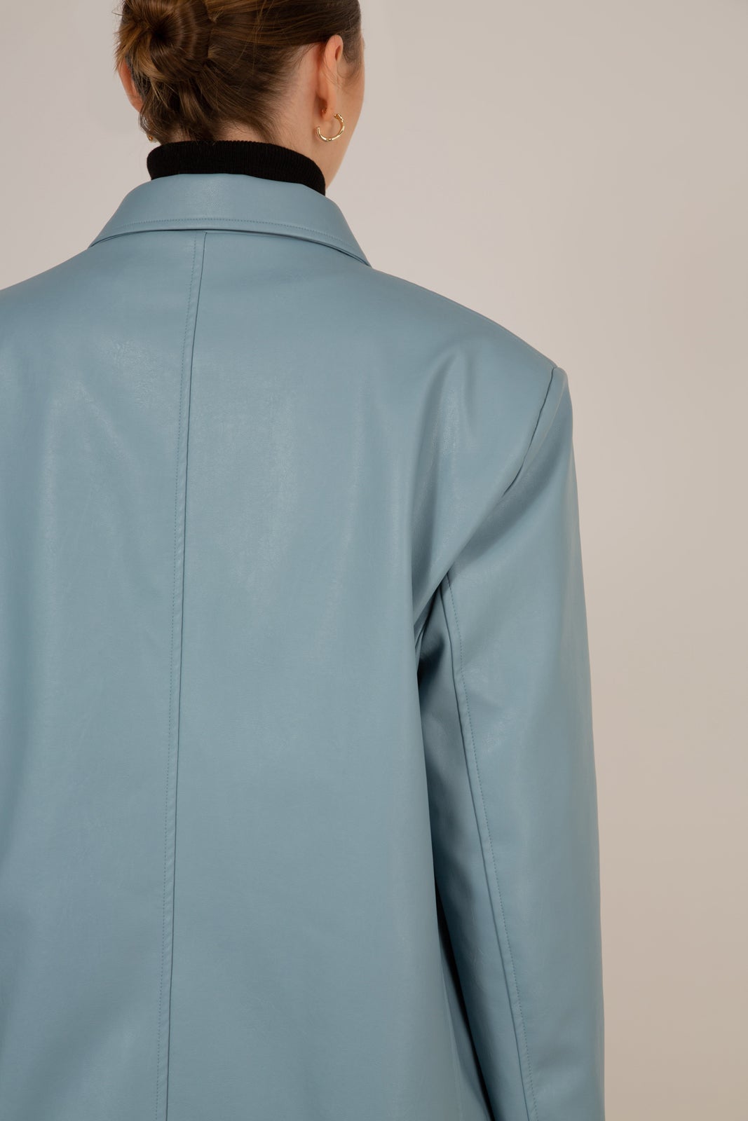 Light blue vegan leather single breasted blazer_4