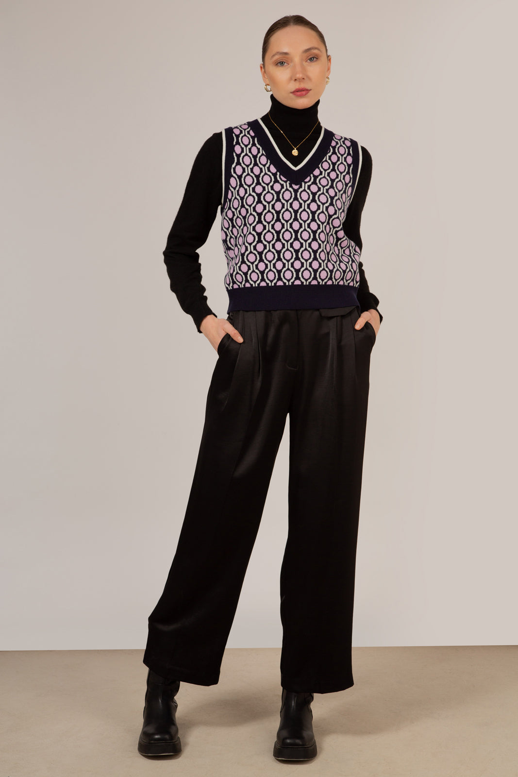 Navy and lilac geometric circles knit vest_3