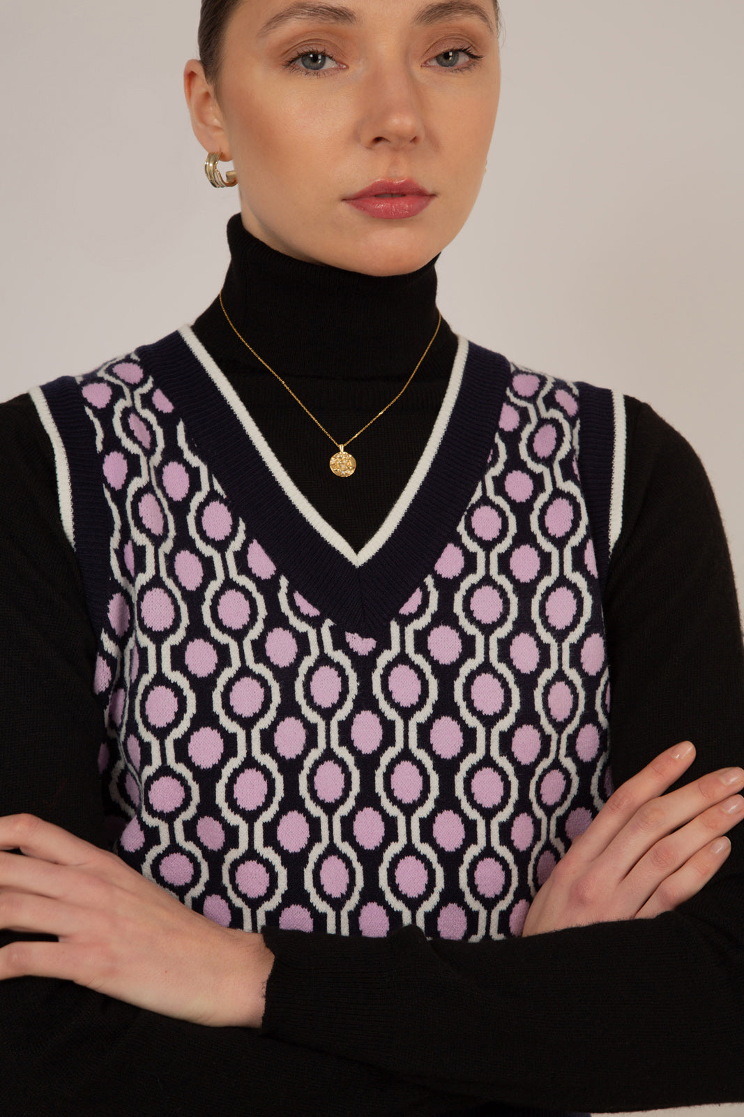 Navy and lilac geometric circles knit vest_8