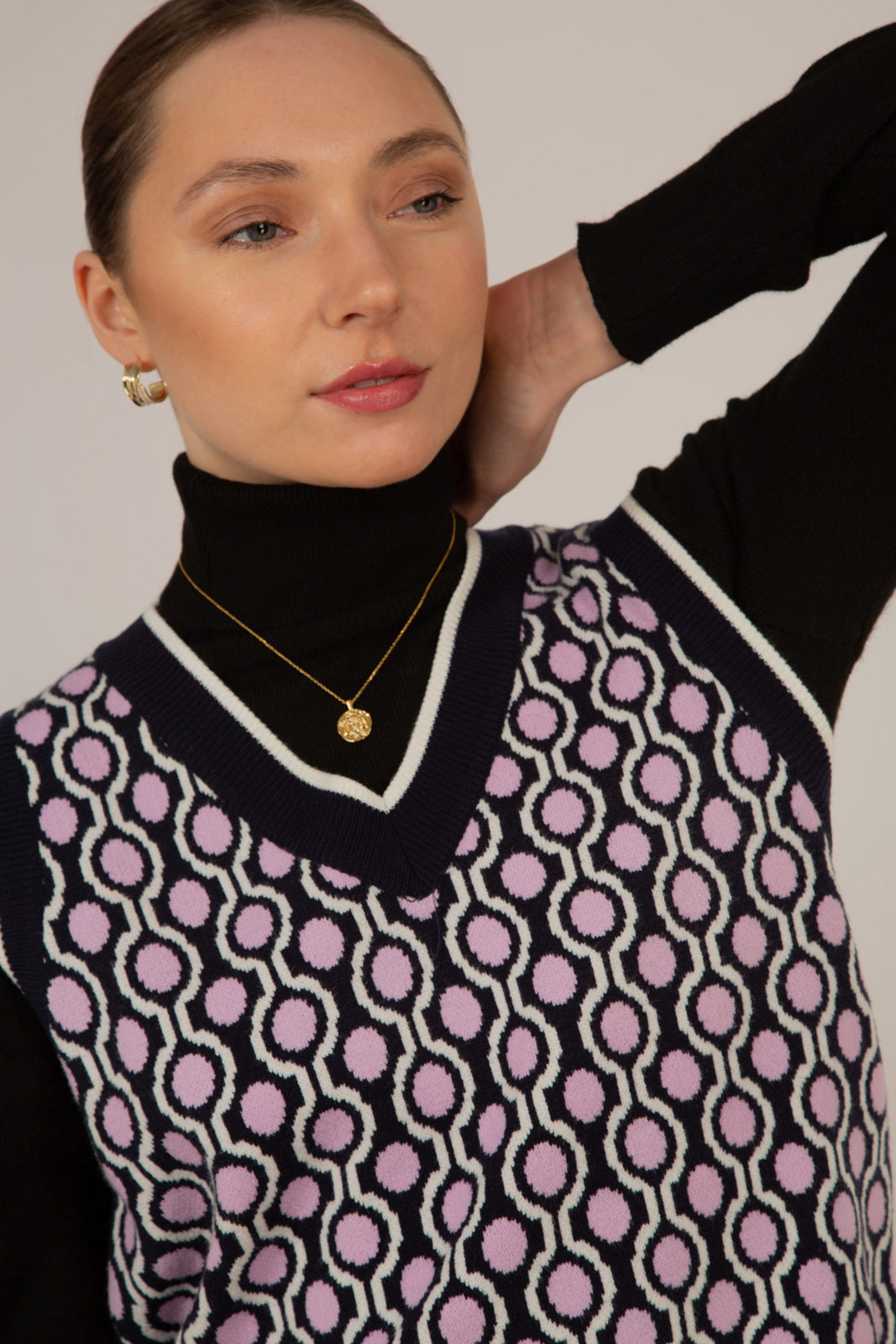 Navy and lilac geometric circles knit vest_9