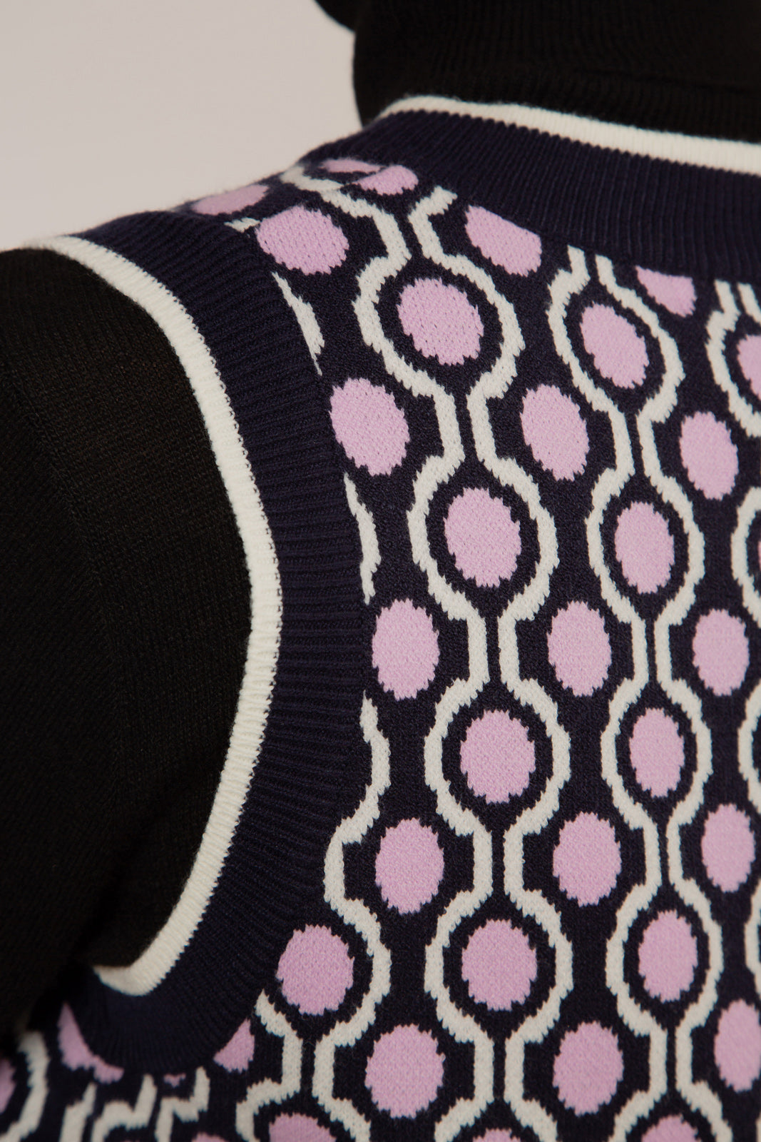 Navy and lilac geometric circles knit vest_11