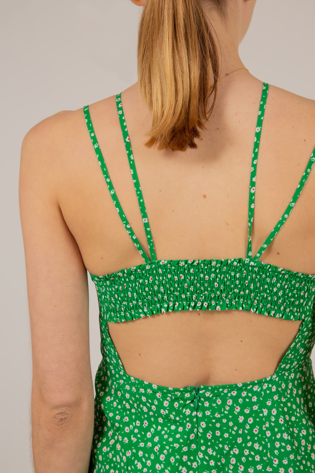 Green floral open back strappy midi dress_11
