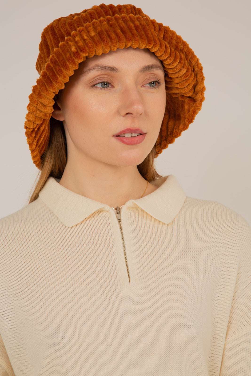 Camel large ribbed bucket hat_2