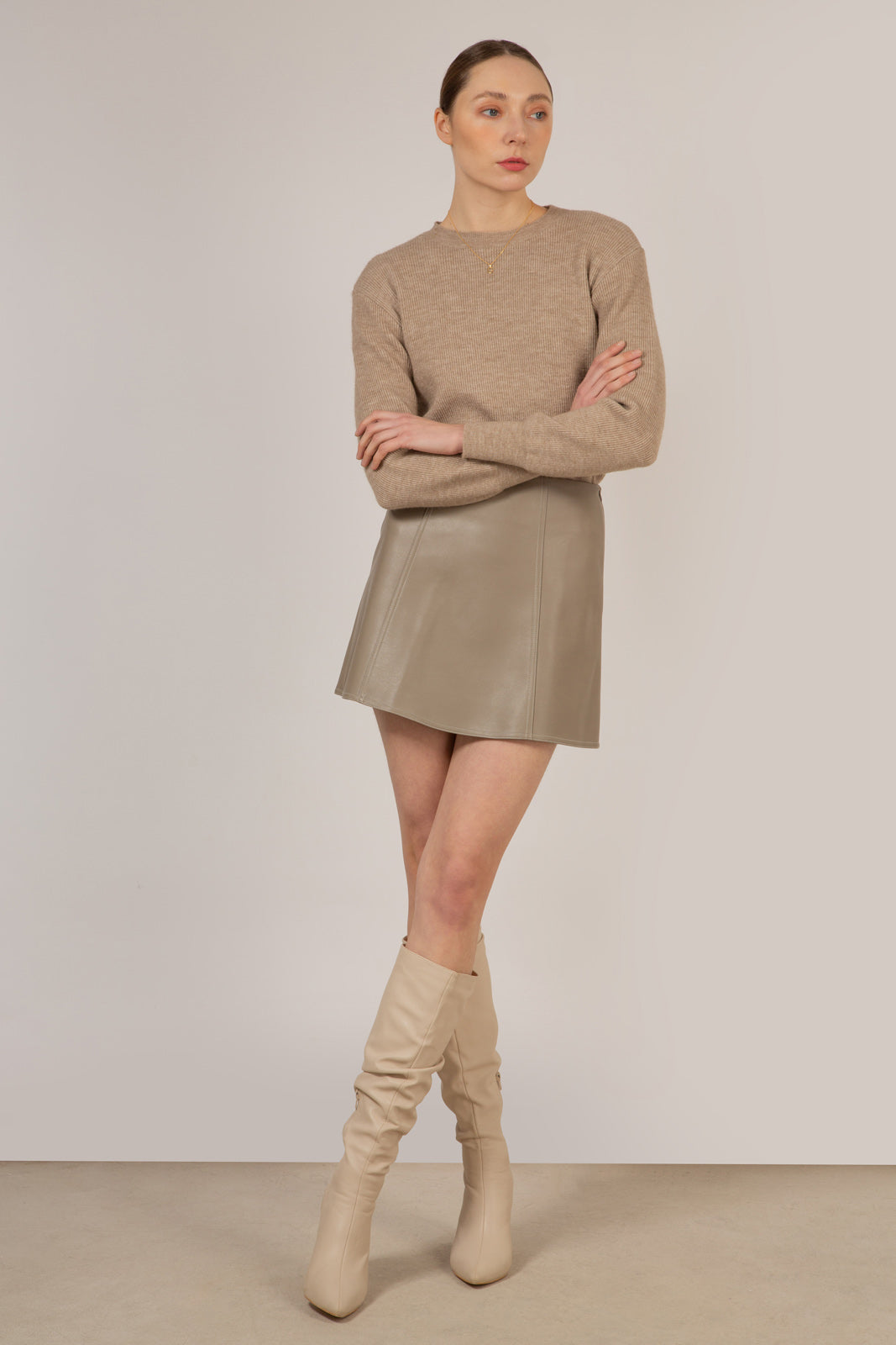 Dark beige contrast stitch mini skirt_4