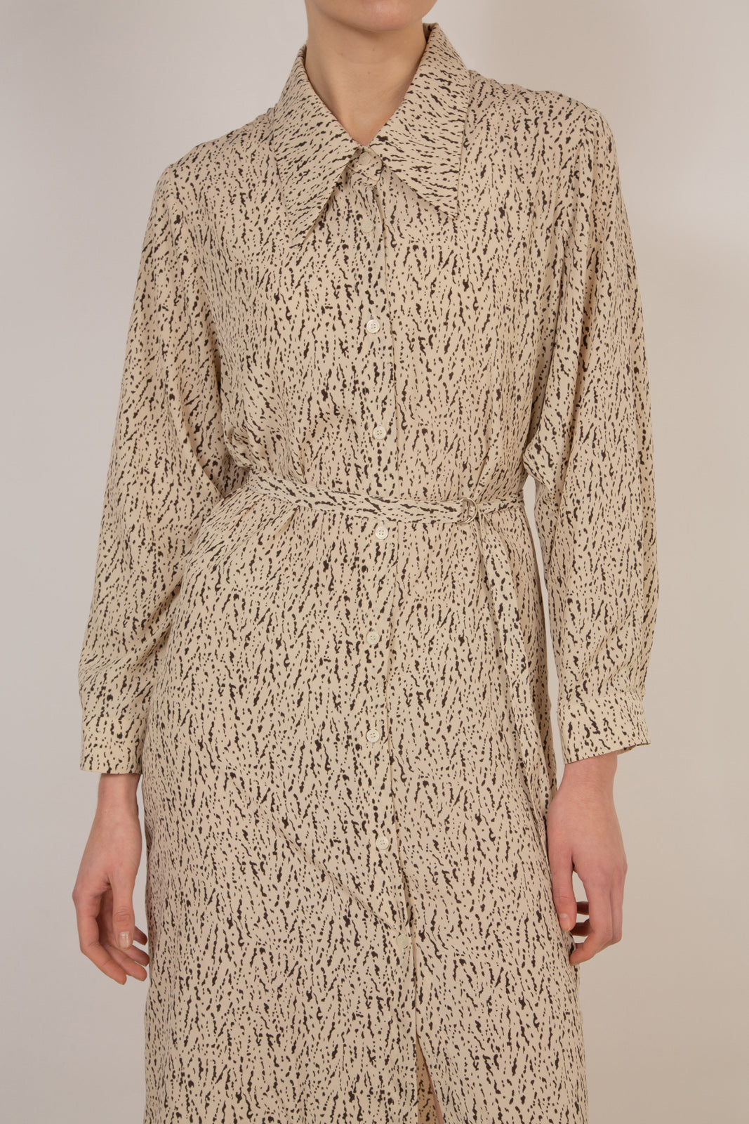 Ivory and black abstract print shirt dress_10