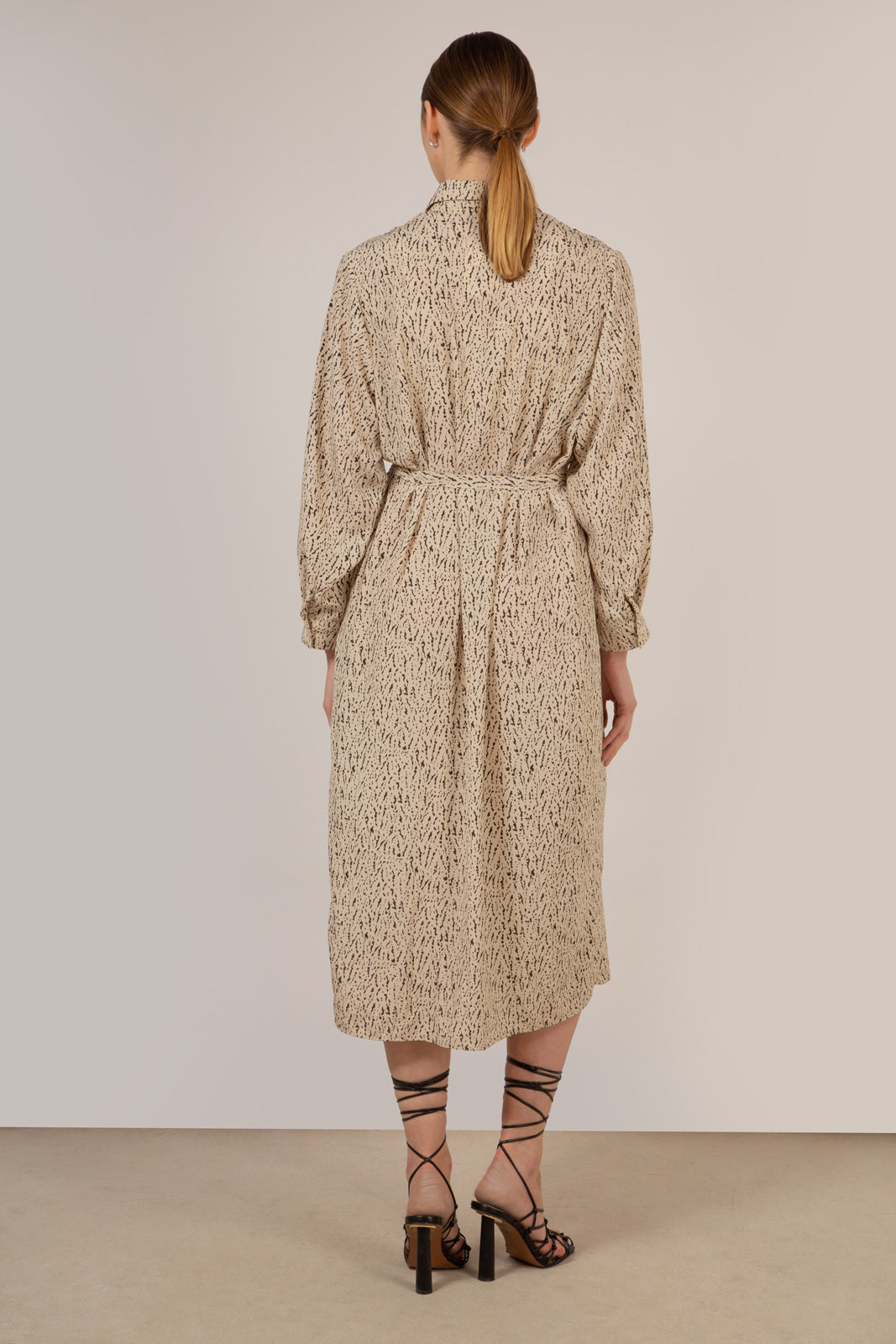 Ivory and black abstract print shirt dress_16