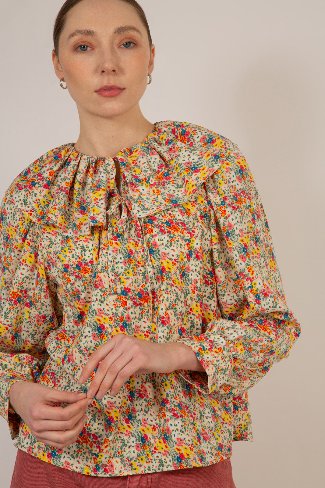 Ivory bold floral print blouse_5