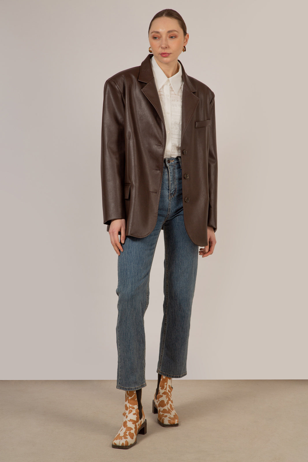 Brown vegan leather single breasted blazer_7