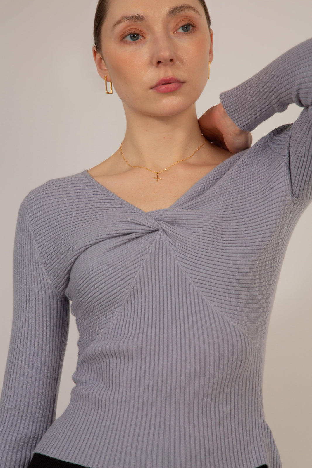 Blue twist front ribbed knit top_7