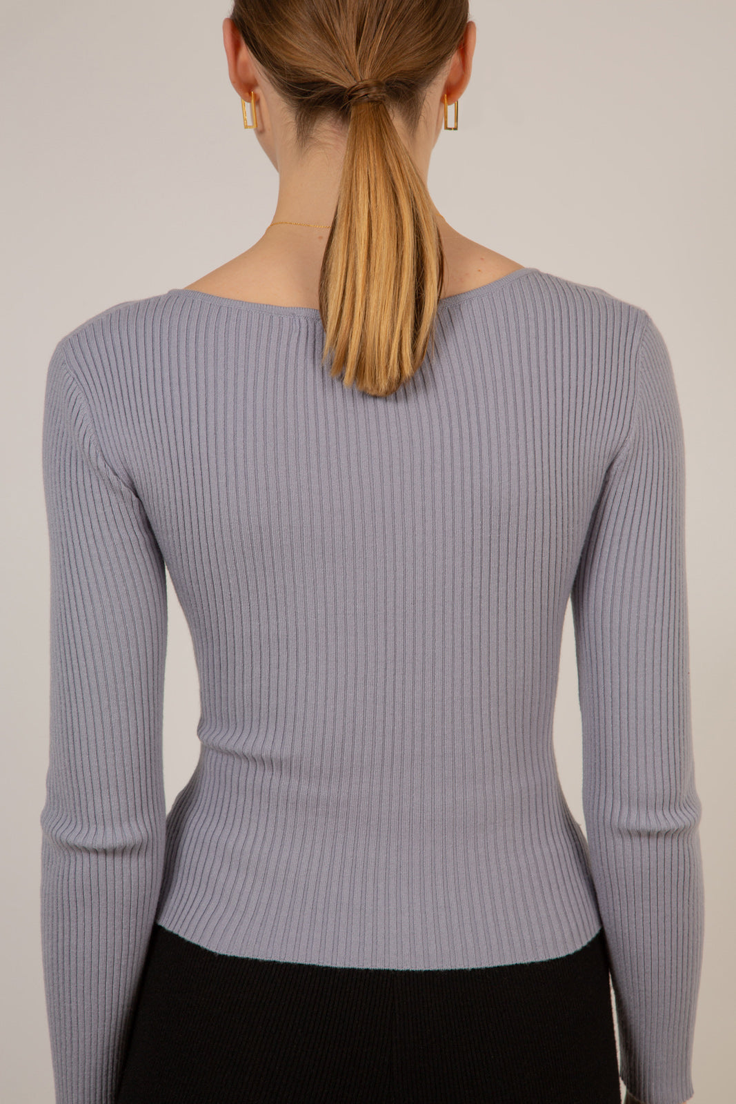Blue twist front ribbed knit top_3
