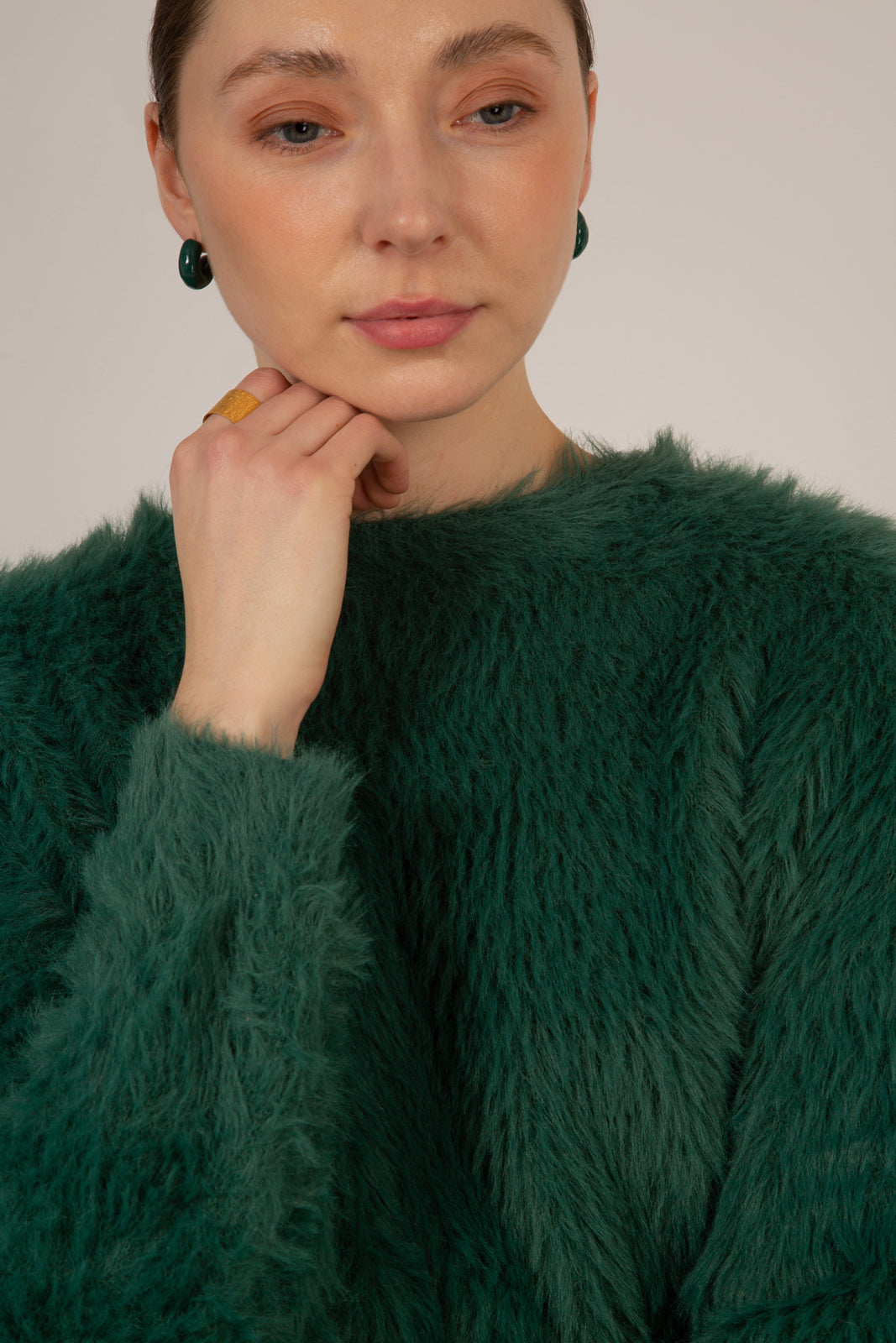 Green furry long sleeved jumper_4