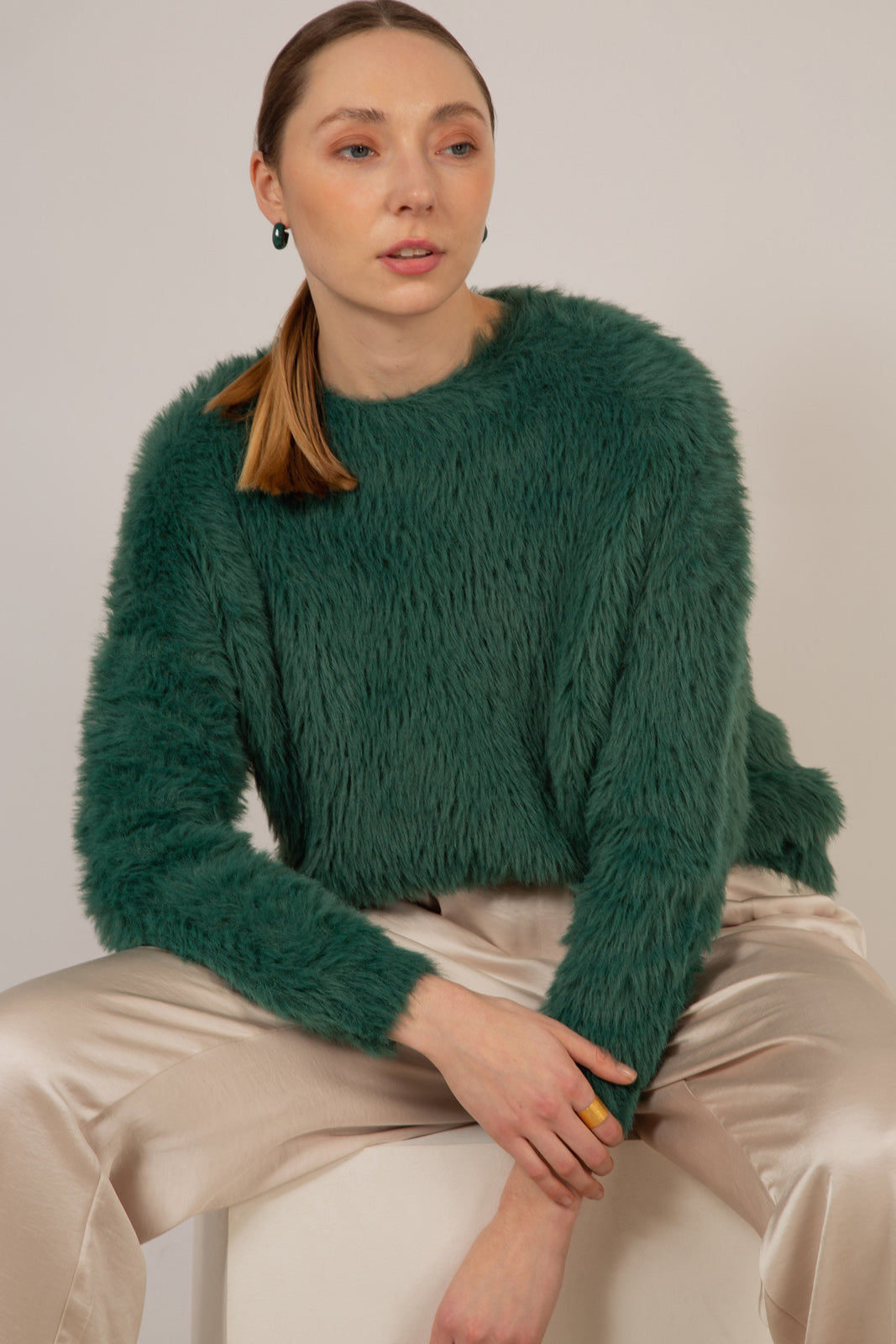 Green furry long sleeved jumper_7