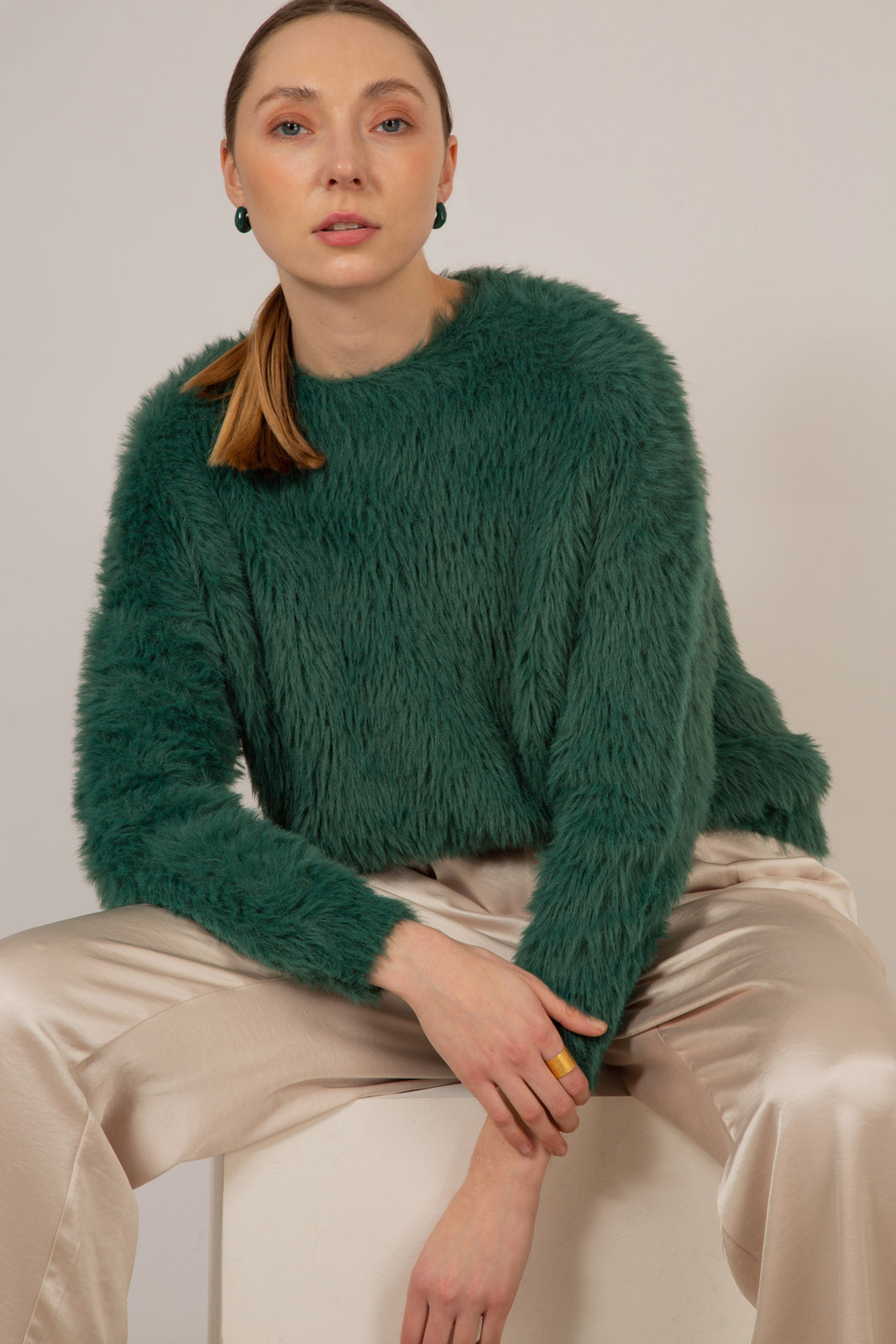 Green furry long sleeved jumper_6