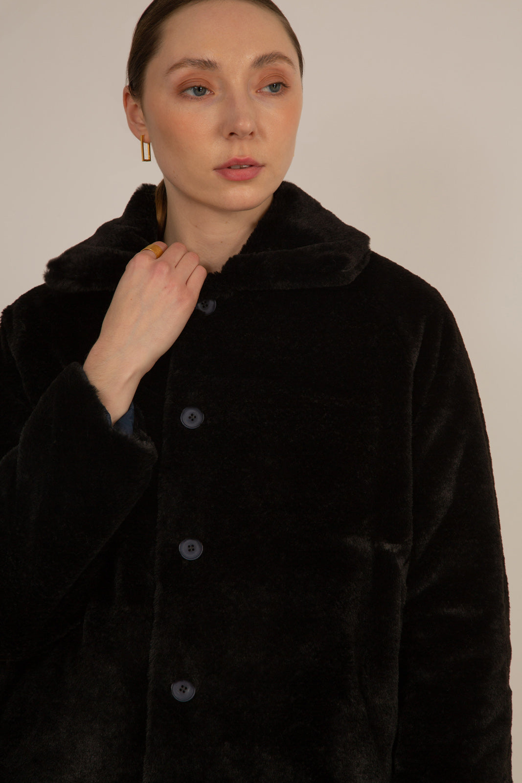 Navy faux fur large pocket reversible coat_11