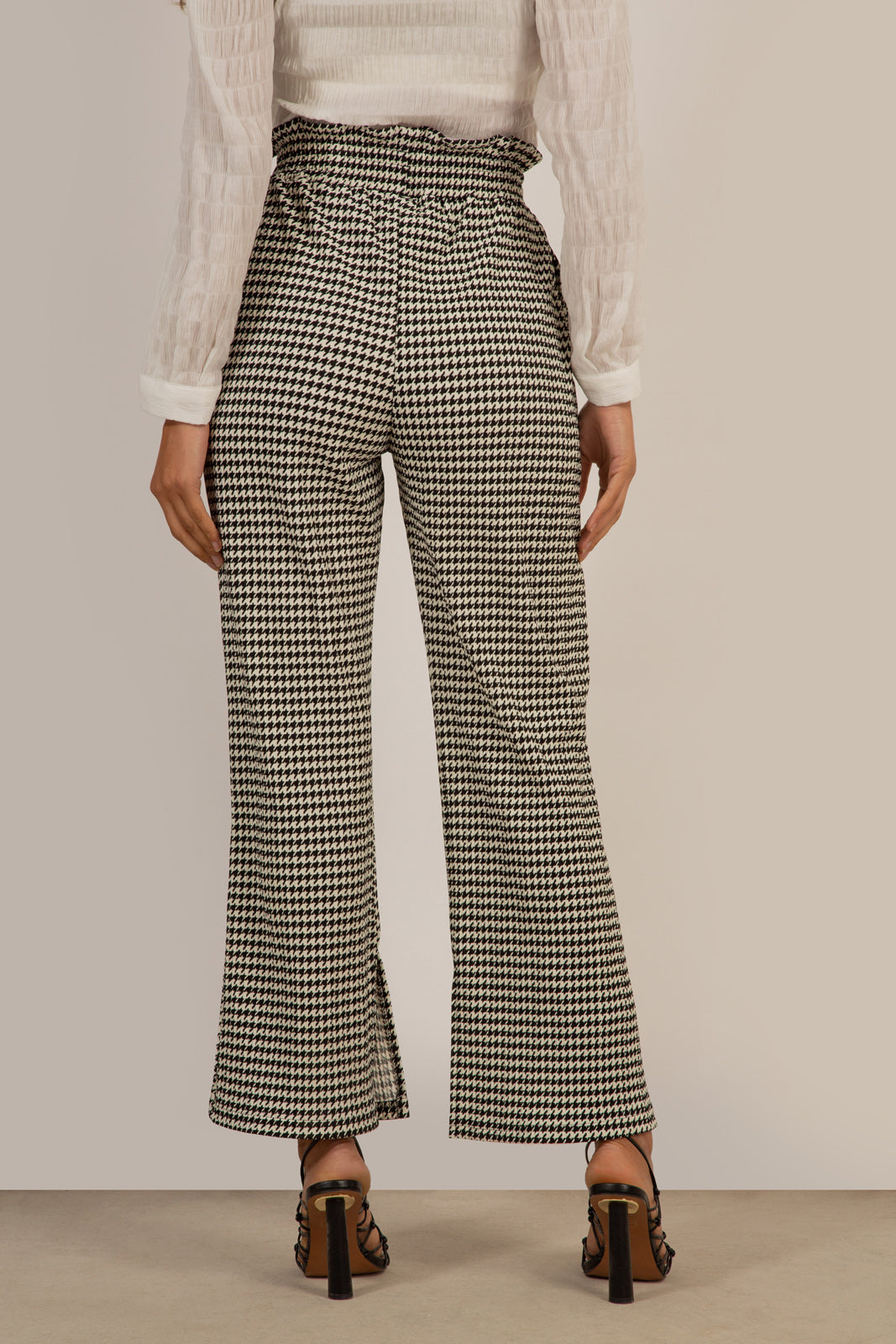 Black ruched waist houndstooth trousers_2