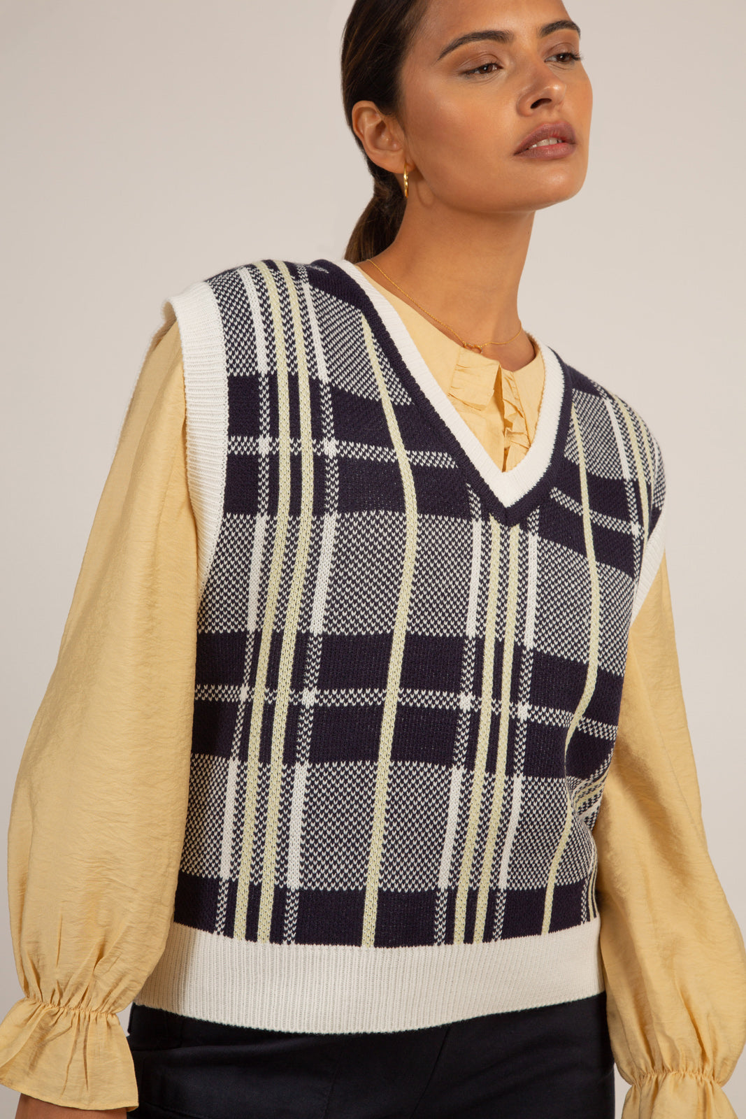 Navy and yellow checked vest_10