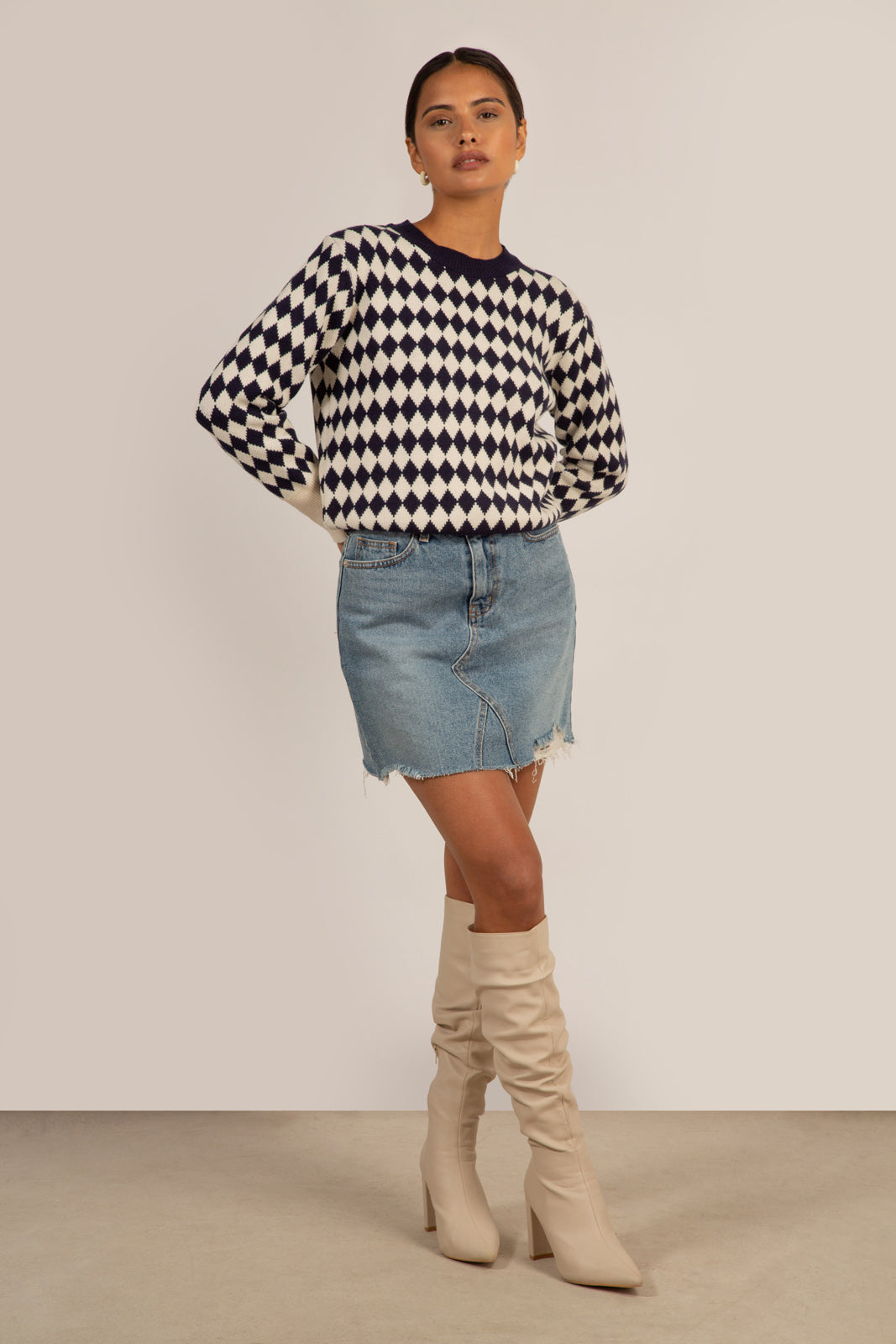 Navy and ivory diamond contrast hem jumper_6