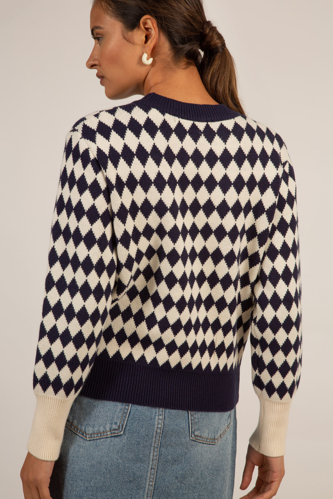 Navy and ivory diamond contrast hem jumper_8