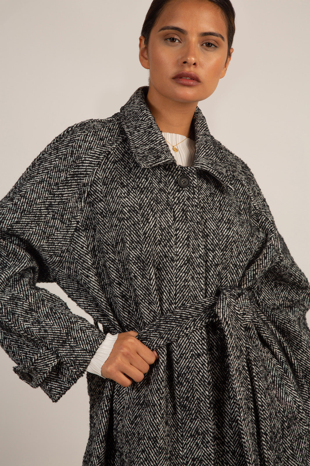 Black herringbone wool blend coat_6