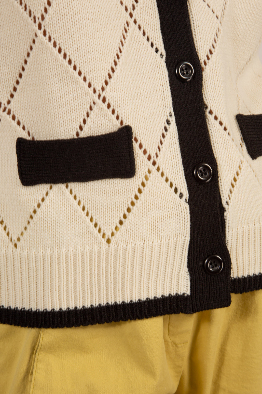 Ivory dotted diamond black trim sleeveless cardigan_6