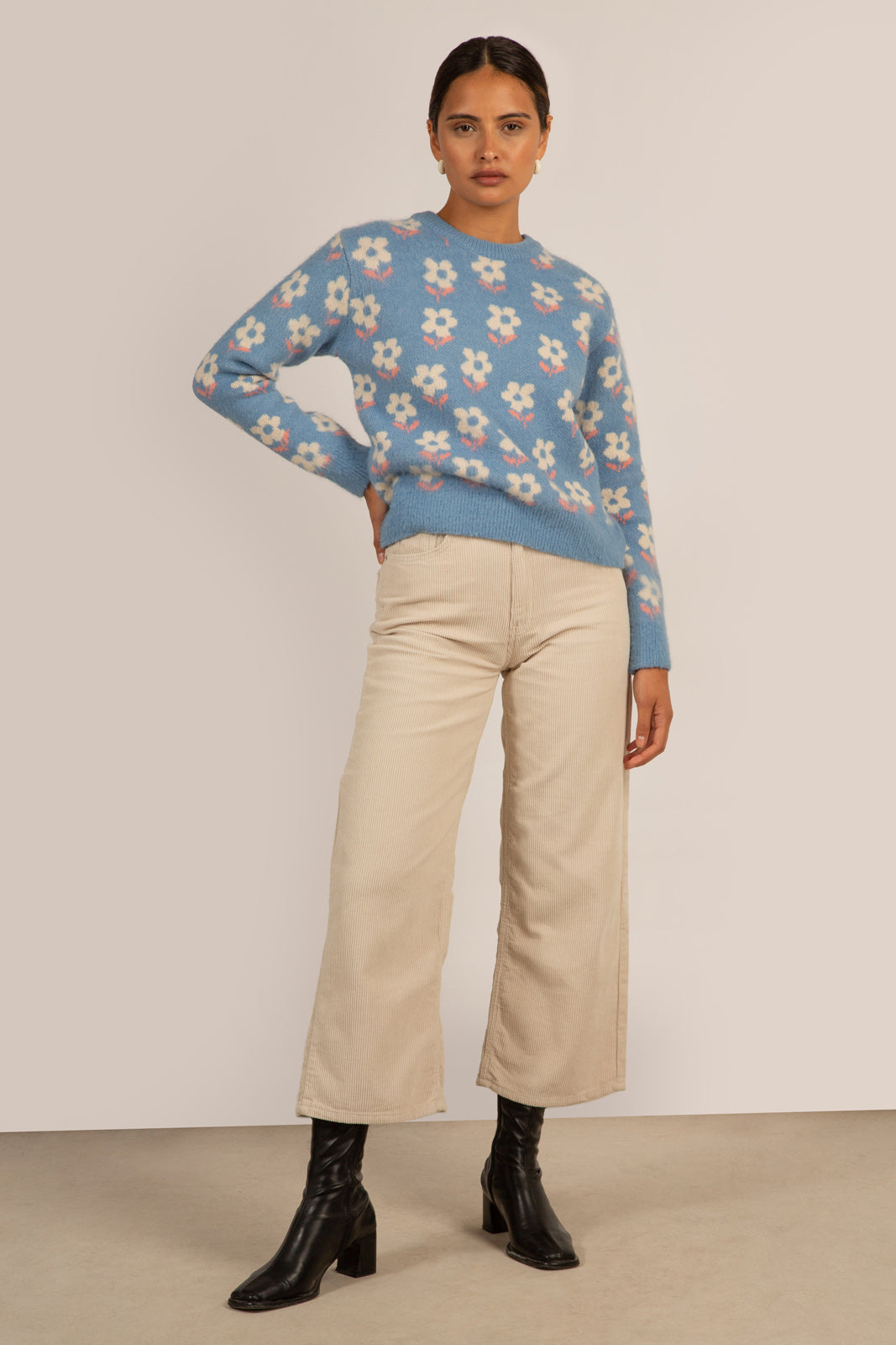 Blue and white intarsia daisy jumper_2