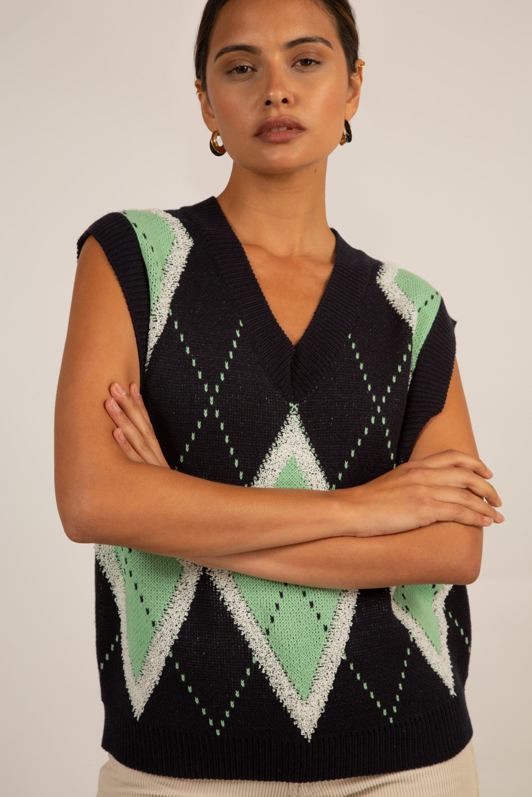 Navy and green textured argyle sweater vest_6