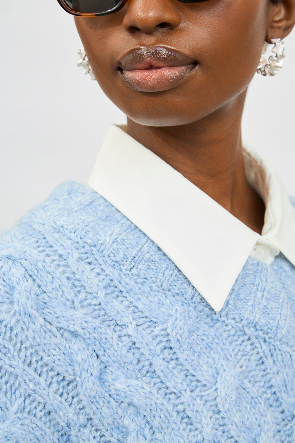 Baby blue heavy cable knit V neck jumper_3