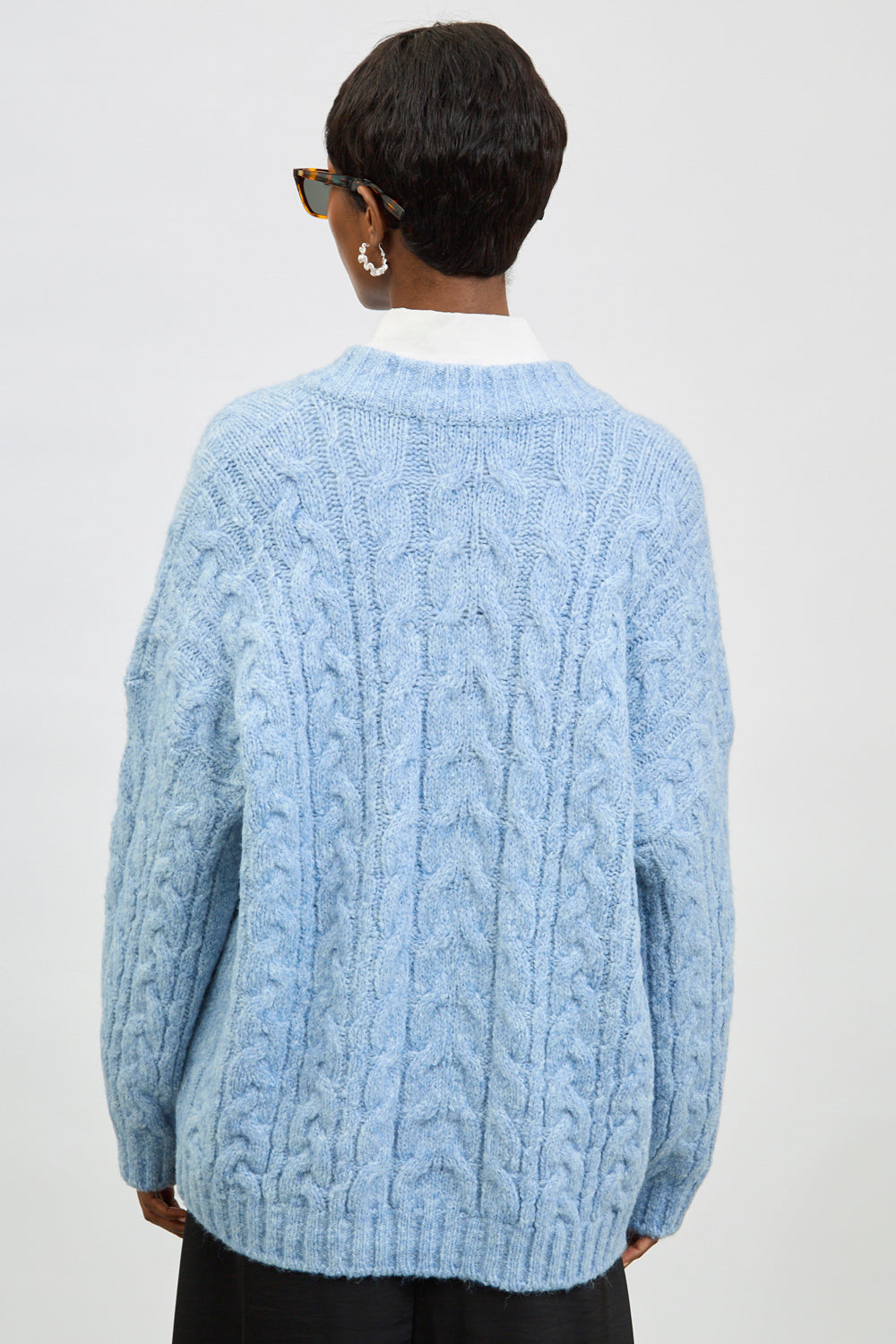 Baby blue heavy cable knit V neck jumper_2