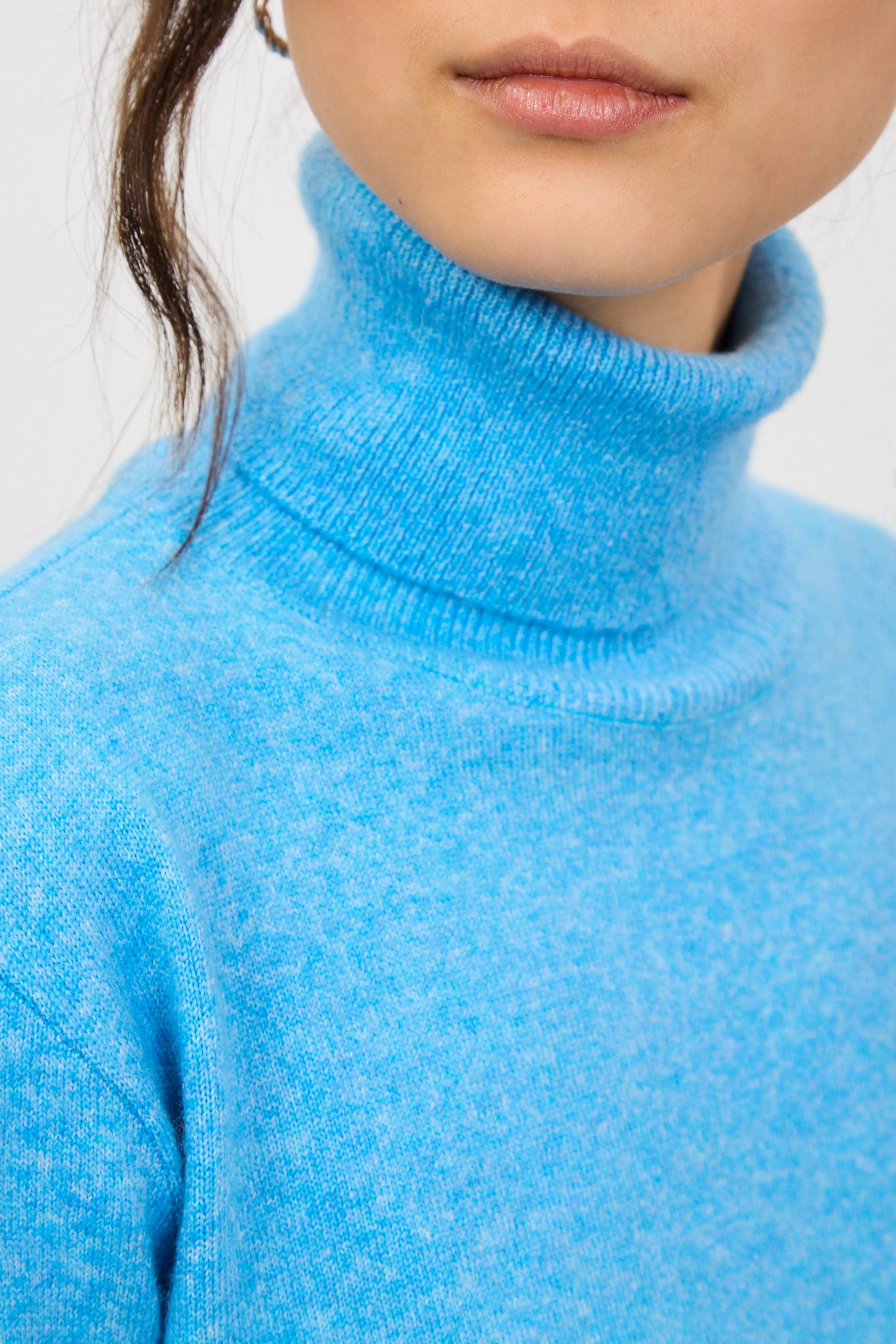 Baby blue thick short knit turtleneck_3