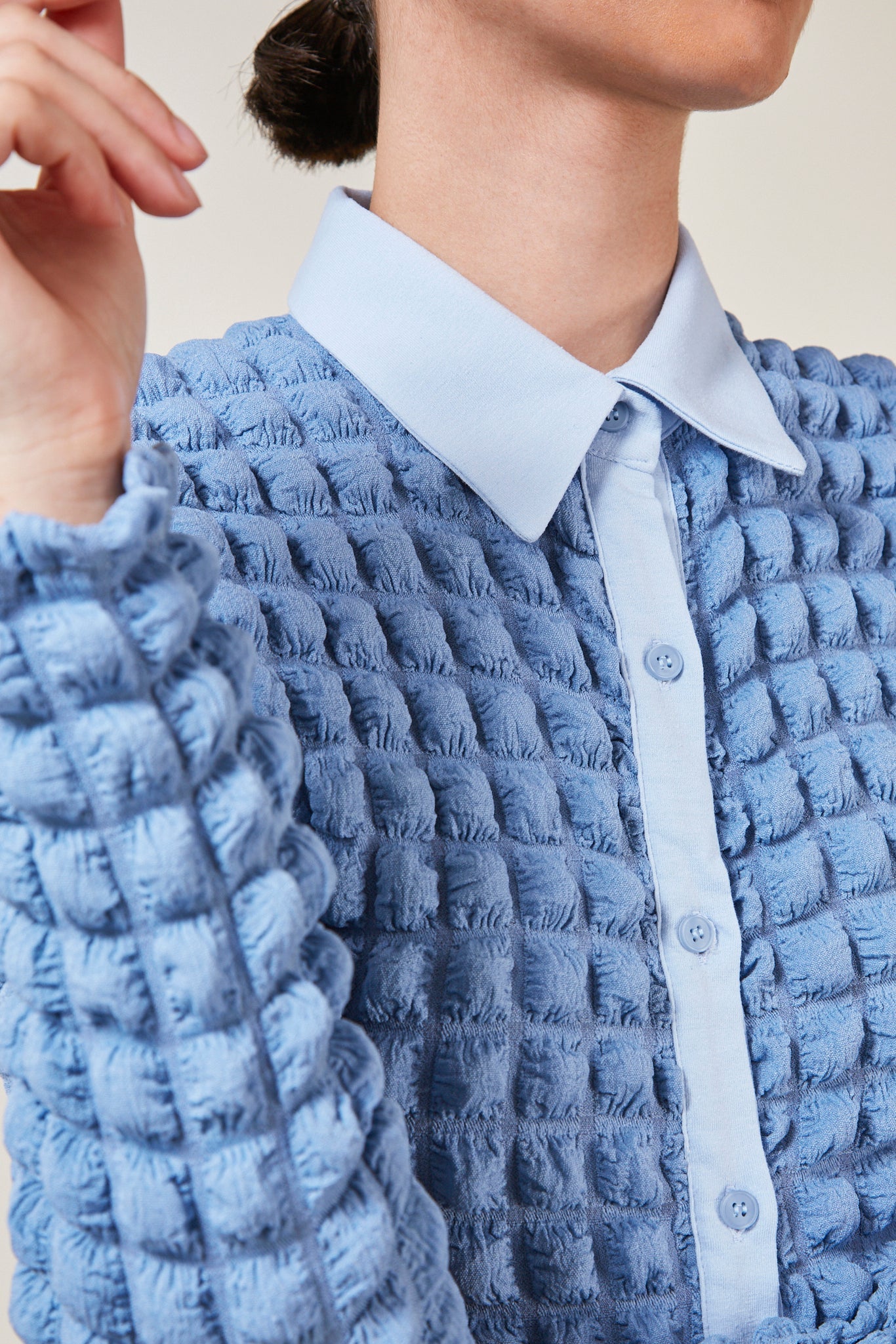 Baby blue textured puff shirt_4