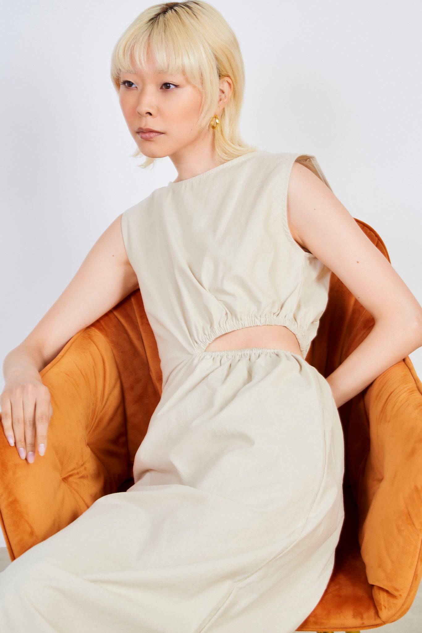 Beige side peek dress_5