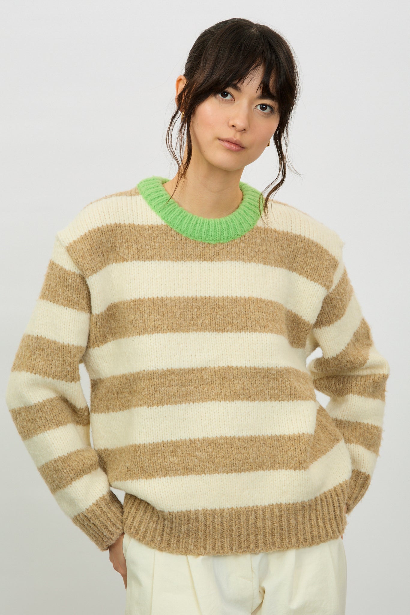 Beige and ivory striped green contrast trim jumper_1
