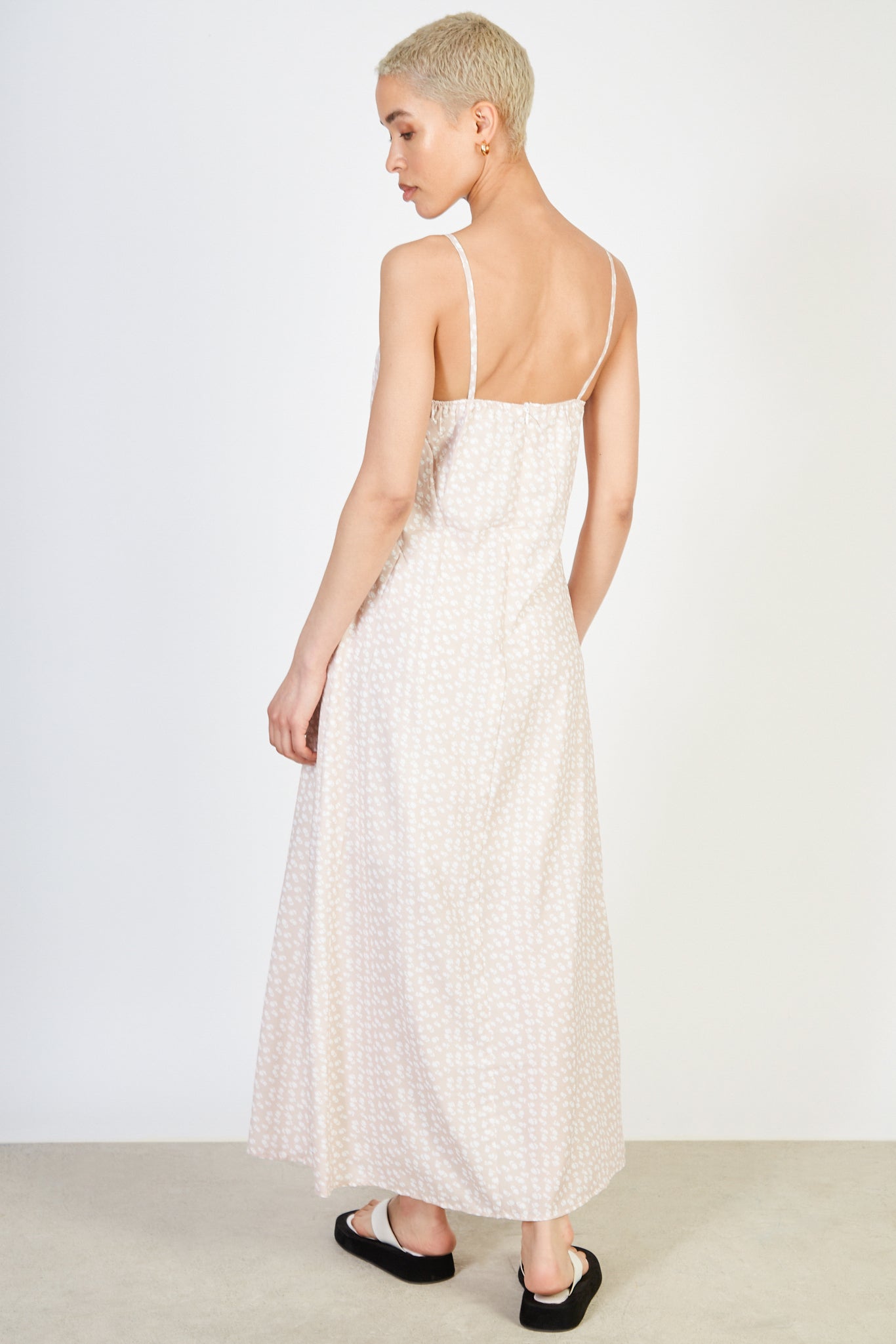 Beige and white floral print maxi dress_2