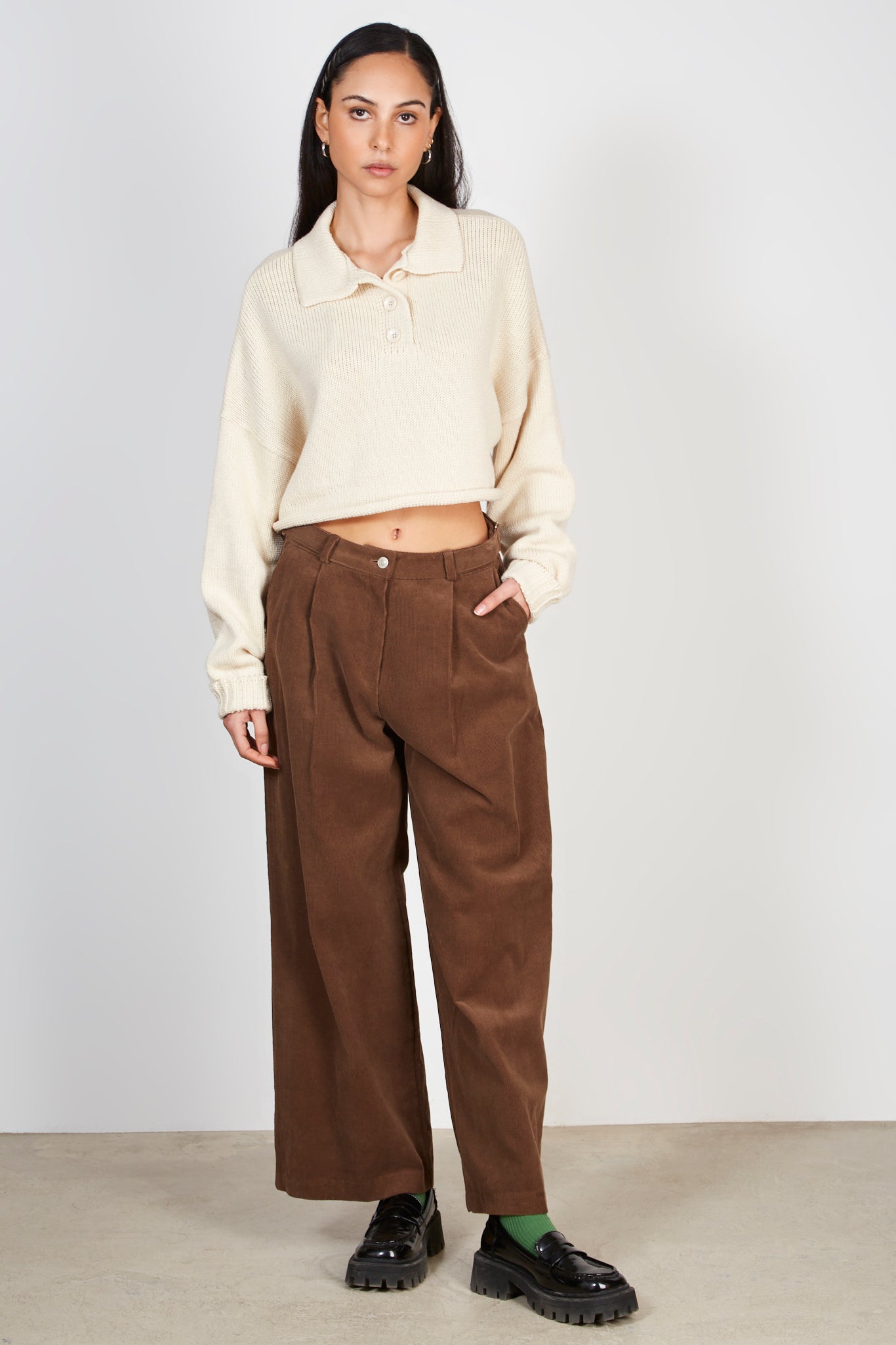 Beige button neck cropped wide jumper_3